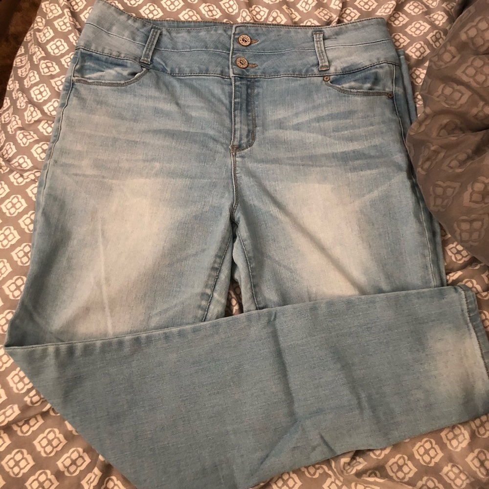 Double button skinny jeans